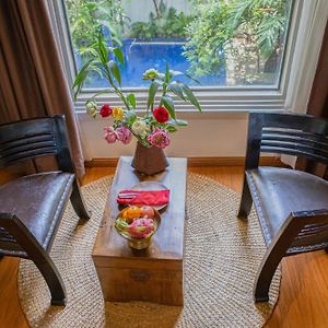La Rose Suites